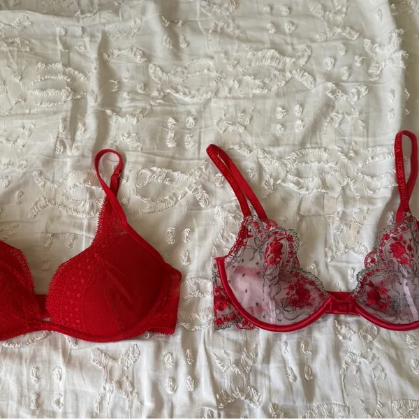 Victoria's Secret Vibrant Red Lace Bras 34C - Image 3