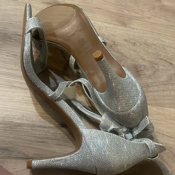 Dream Paris New sparkle silver heels size 9 - Image 13