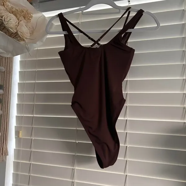 Icon Swim Chocolate Brown Ribbed Cutout One Piece Swimsuit Y2K Bombshell XS - Image 3