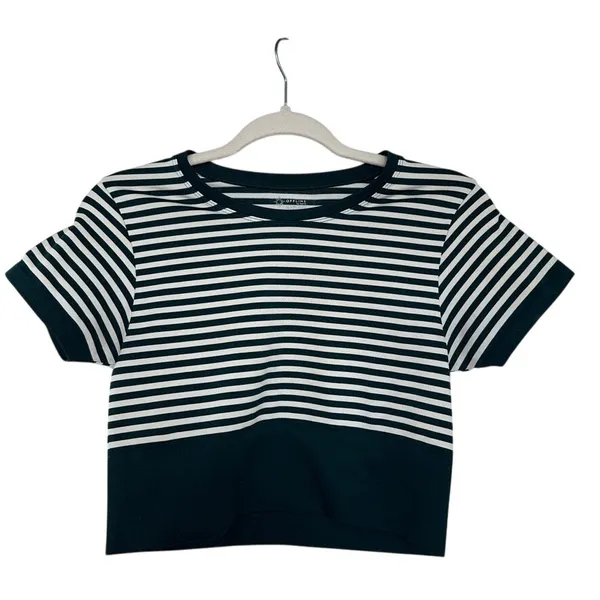 OFFLINE by Aerie Women's Green And White Striped Seamless Cropped T-Shirt Size M - Image 2