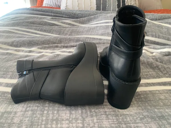 Top Moda Black Boots - Image 4