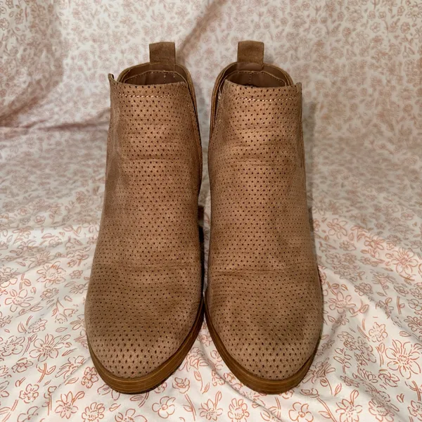Universal Threads Booties - Image 2