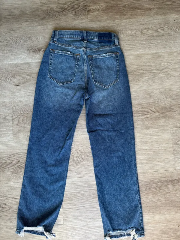 Abercrombie & Fitch Women's Straight Leg Jeans - Distressed Dark Blue - Image 3