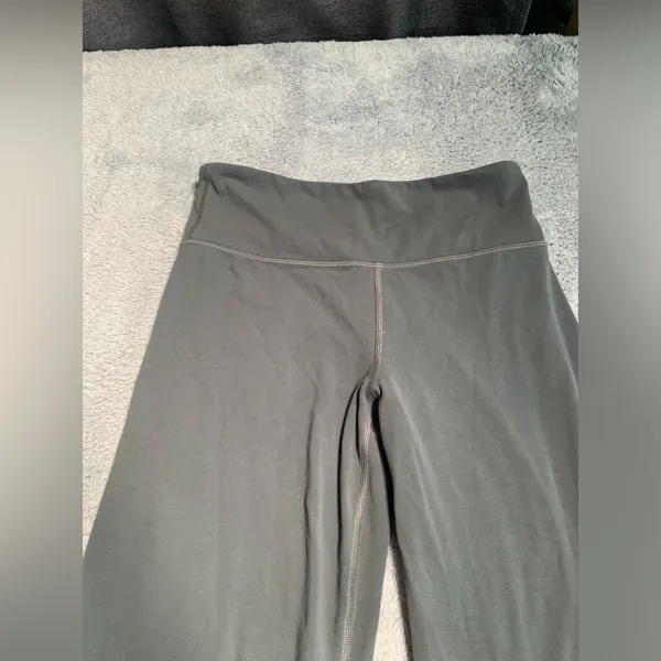 Athleta elation straight leg 2.0 Gray Yoga Pants small - Image 2
