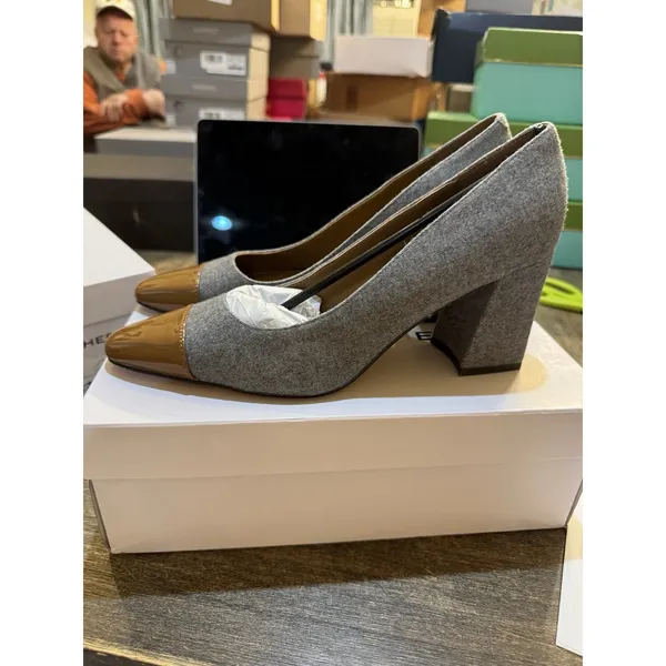 Woman's‎ Dress Shoes Marc Fisher Kapila2 Pump Medium Gray Size 7.5 Academia - Image 2