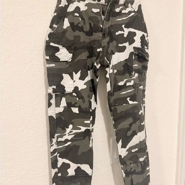 Camouflage Cargo Pants White - Image 3