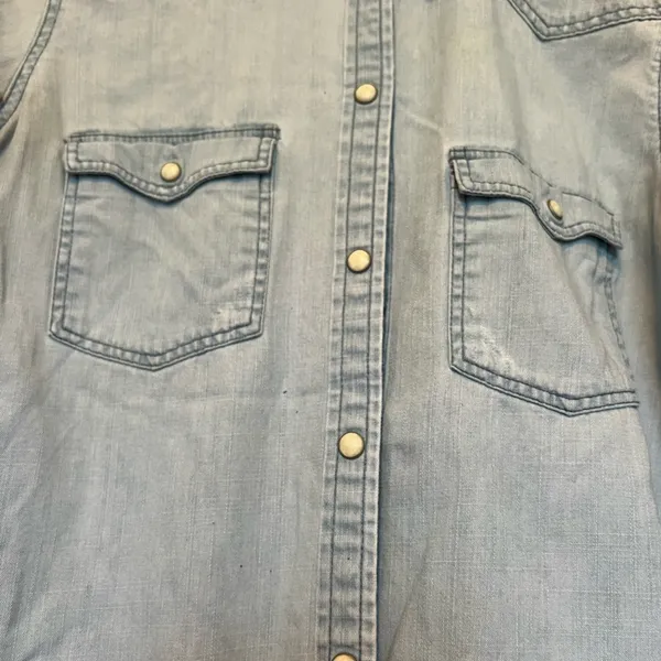 American Eagle Outfitters Button-Up Shirt - Image 4
