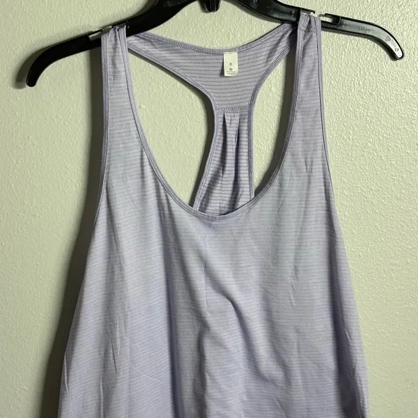 Lululemon Athletica Women lilac Tank Top‎ Sleeveless size 8 - Image 2