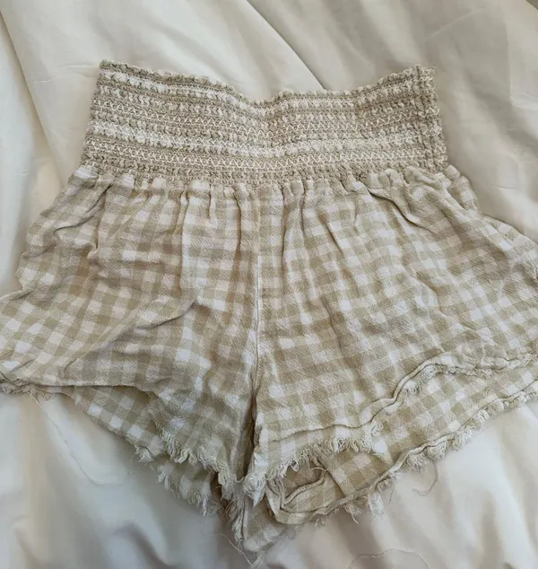 Beach Shorts Size M - Image 2