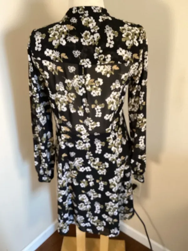 MICHAEL Michael Kors Black and Ivy Floral Long Sleeve Shirt Dress - Image 4