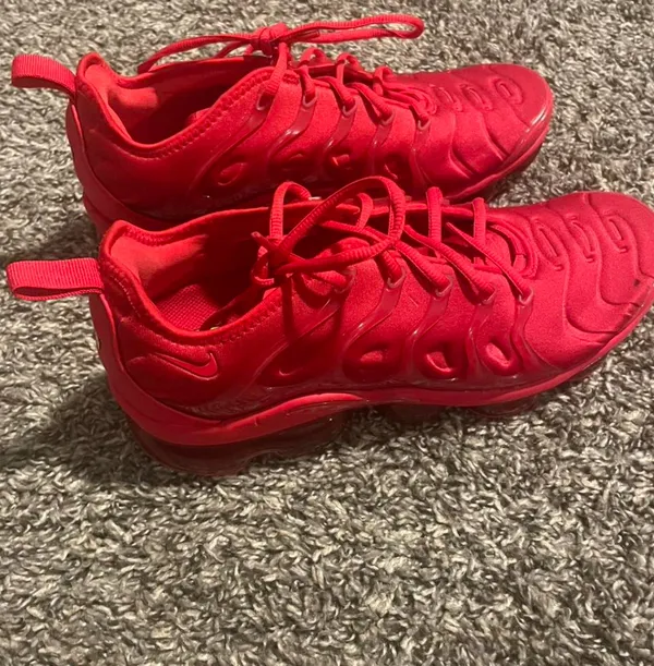 Red Nike Vapormax Shoes - Image 2