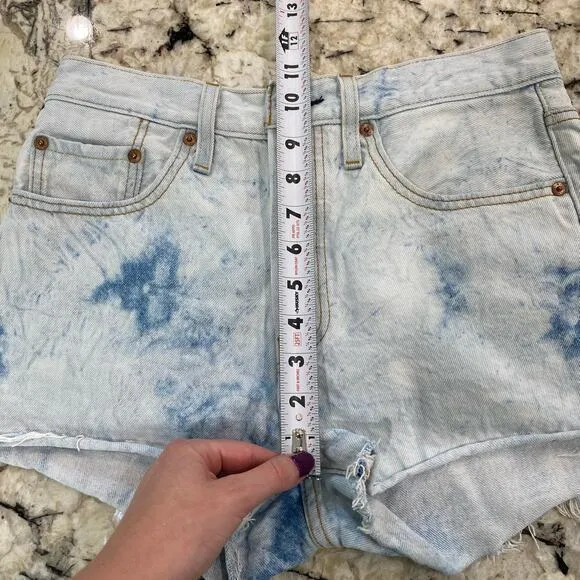Levi’s 501 Original Fit High Rise Women’s‎ Shorts size 27 - Image 8
