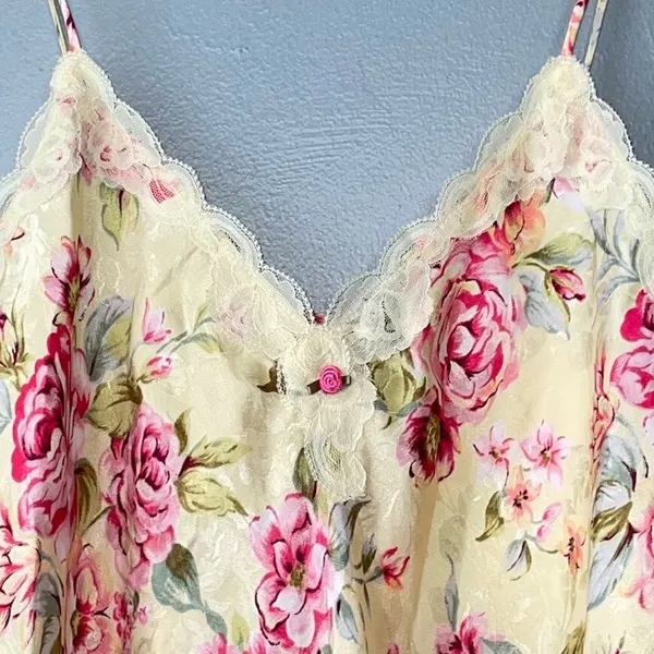 LA Intimates Lingerie Size Large Butter Floral Satin Coquette Lace Slip Romantic - Image 3