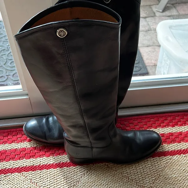 Frye black boots - Image 2