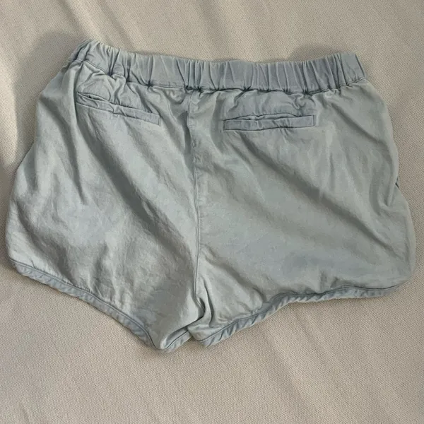Marine‎ Layer Light Denim Shorts size small - Image 5