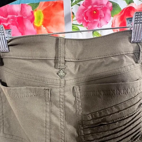 J165. Prana green cargo pants - Image 4