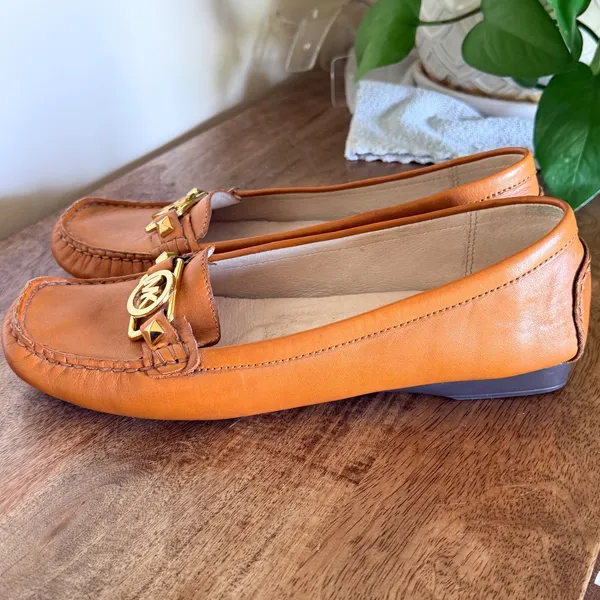 Michael Kors Fulton Loafers Womens 7.5 Tan Leather Studded Logo Preppy Moccasin - Image 12