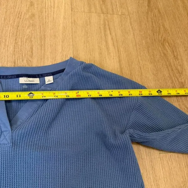 L.L.Bean waffle knit top Women's size small Blue - Image 4