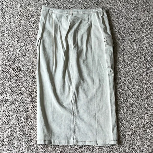 Stylish Cream Button-Front Skirt - Image 5