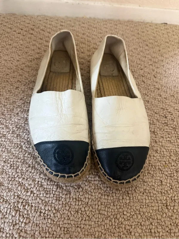 Tory Burch Two-Tone White Leather Espadrille Flats with Black Cap Toes - Image 2