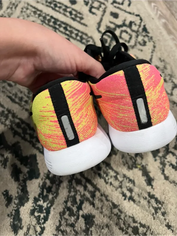 Nike Women’s LunarEpic Low Flyknit OC Size 8 - Image 4