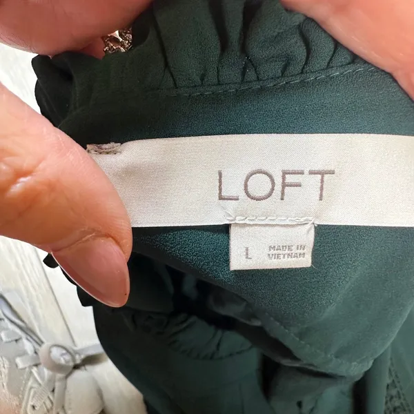 Loft womens blouse‎ green short sleeve workwear top boho relaxed lightweight L - Image 2