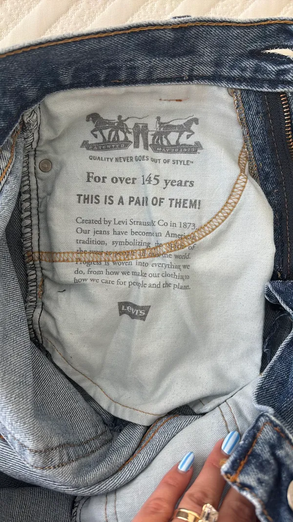 Vintage Levi’s Shorts - Image 4