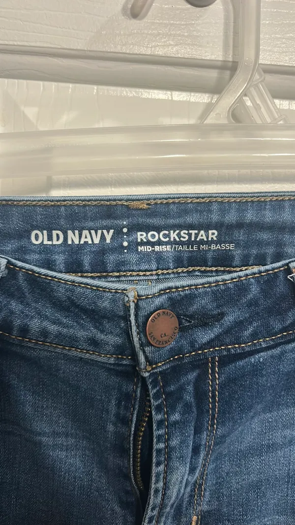 Old Navy Rockstar Jeans - Image 3