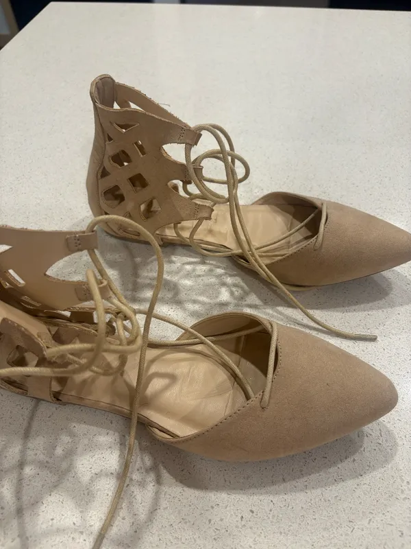 Tan pointed toe lace up flats Size 7.5 - Image 5