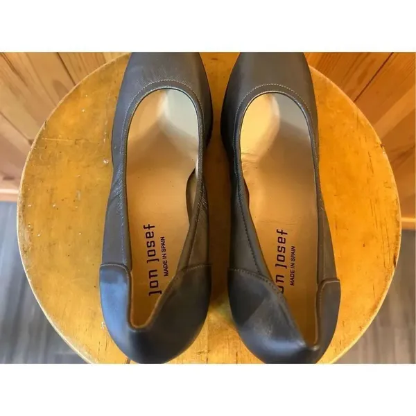 Jon Josef Damas Leather Pumps platinum size 8.5 ￼ - Image 5