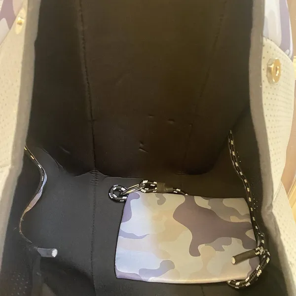 Neoprene Gray Camo Tote Bag With‎ Zipper Pouch - Image 4