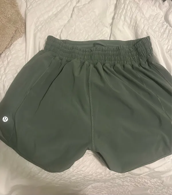 Lululemon Hotty Hot Shorts 4" - Image 3
