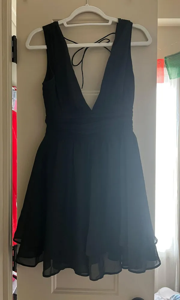 Abercrombie flirty drama mini dress - Image 2