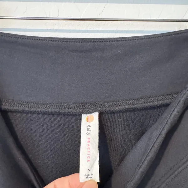Daily Practice Pants Size‎ S Gray Flare Zipper Pull On Model Off Duty Minimalist - Image 9