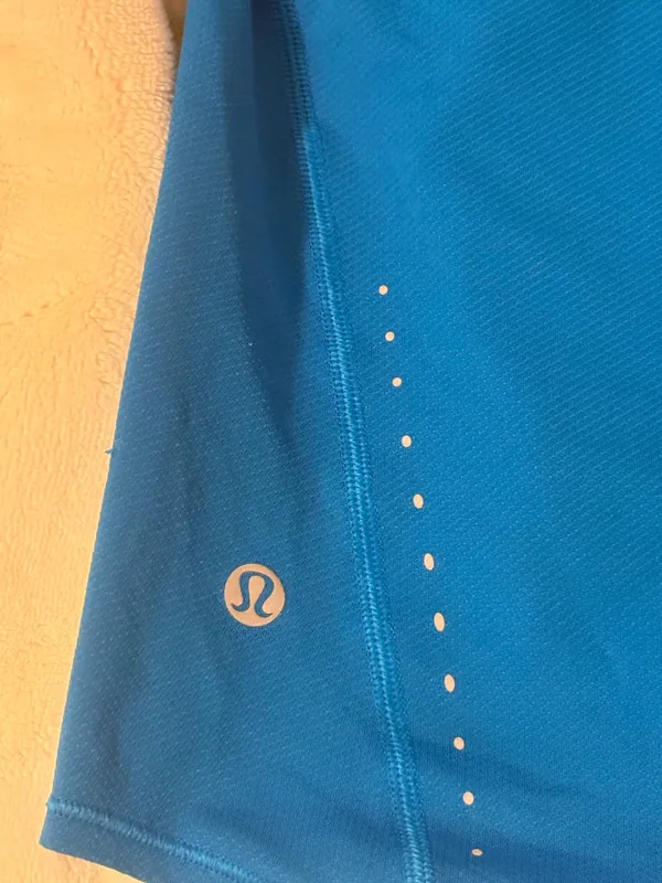 Lululemon shirt - Image 4