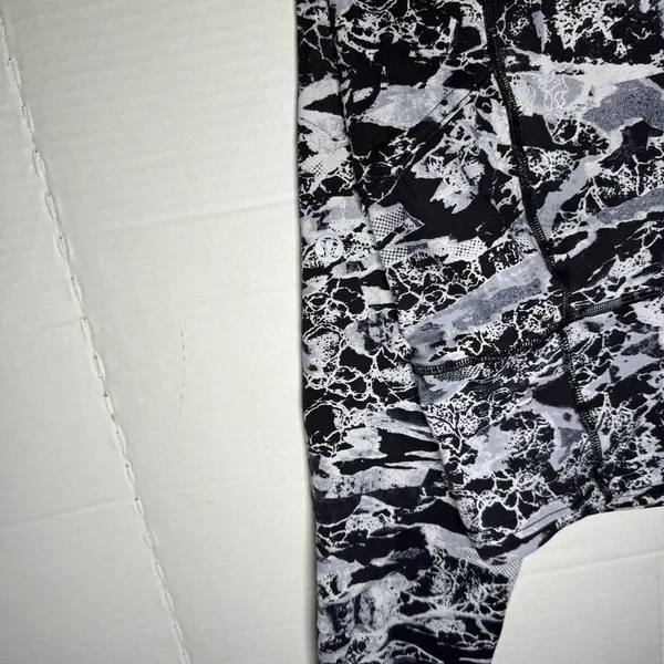 Lululemon Fast & Free Leggings 7/8 Interlaced Starlight Black 24" - Image 2