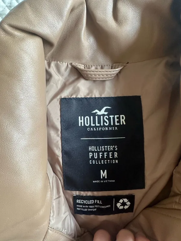 Hollister puffer vest - Image 2