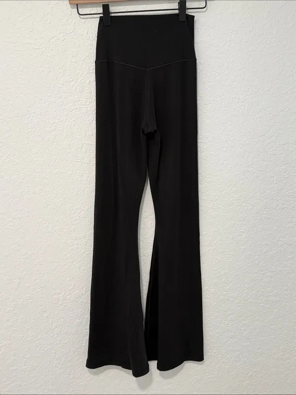 AERIE Black Cross Over waist Hi-Rise Flare Leggings Short Inseam Size Small - Image 6