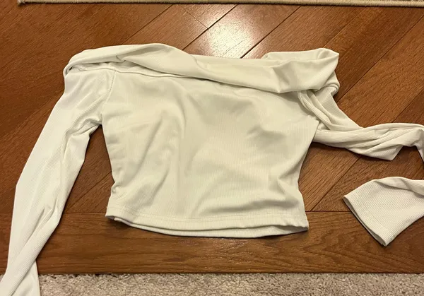 SheIn Off The Shoulder Crop Top - Image 2