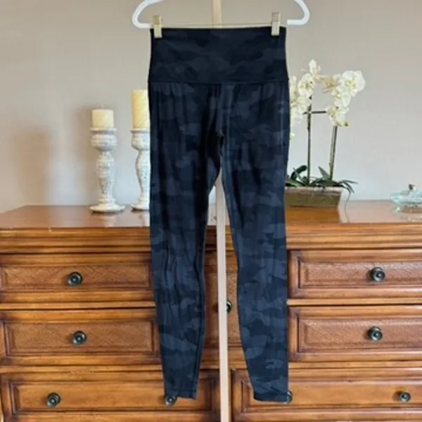 Lululemon Align High-Rise Pant 28” Heritage Camo Deep Coal Size 6 - Image 2