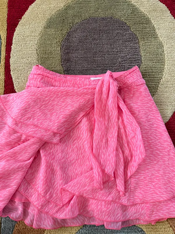 NWOT Aerie Chiffon Wrap Mini Skirt Pink Pattern Flowy Preppy Style Size Small - Image 2