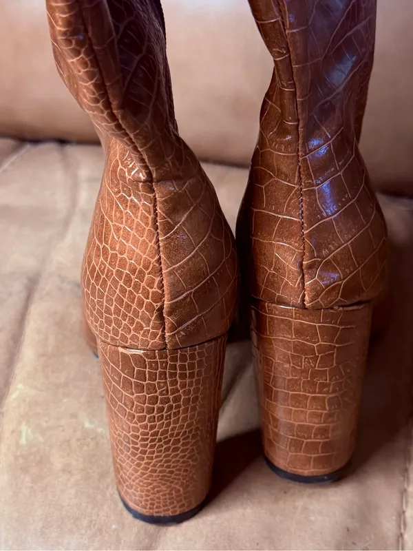 Brown Heeled Boots Size 7 - Image 3