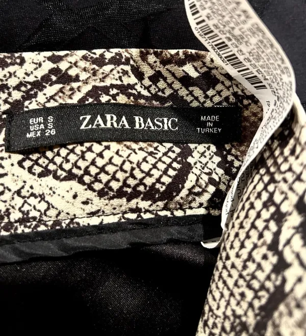 Zara BASIC NWT TRENDY NWT BLACK/front snake print pleated midi skirt S - Image 8