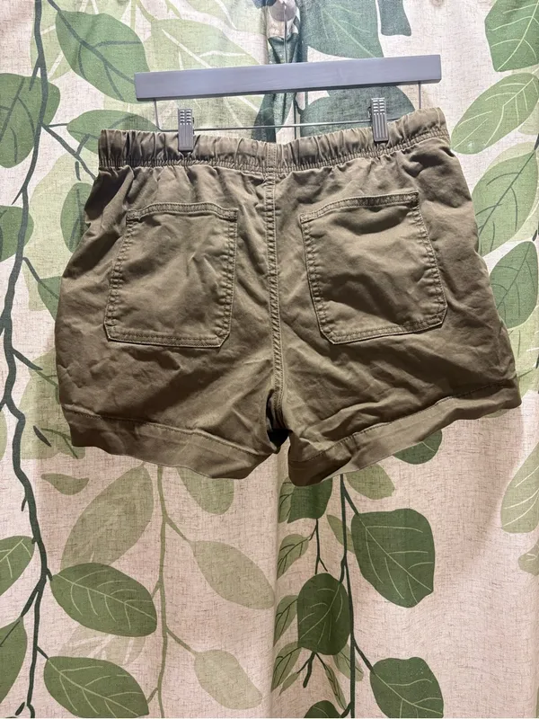 Banana Republic Olive Utility Drawstring Cargo Shorts - Image 2