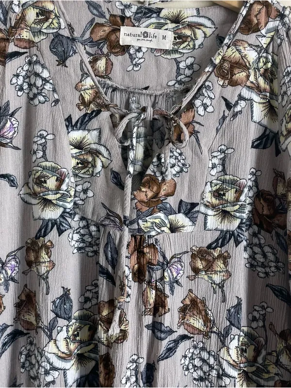 Natural Life Amelia Rose Crinkle Floral Midi Dress Size M Grey Brown - Image 4