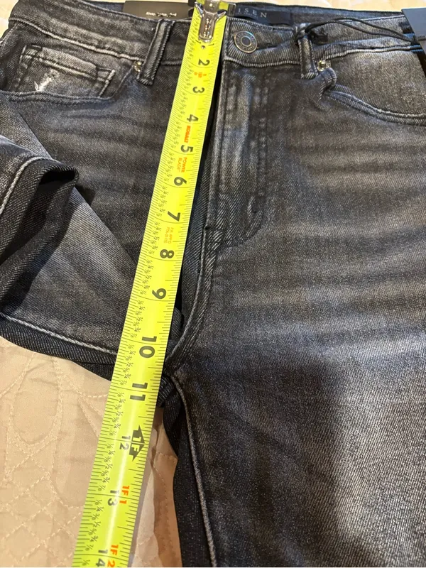 Risen women’s The Hazen Distressed Skinny Jeans size 27/5 black/grey NWT - Image 13