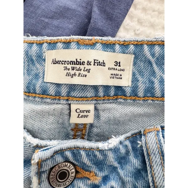 Abercrombie & Fitch Curve Love High Rise Wide Leg Jeans Light Wash 31 Extra Long - Image 3