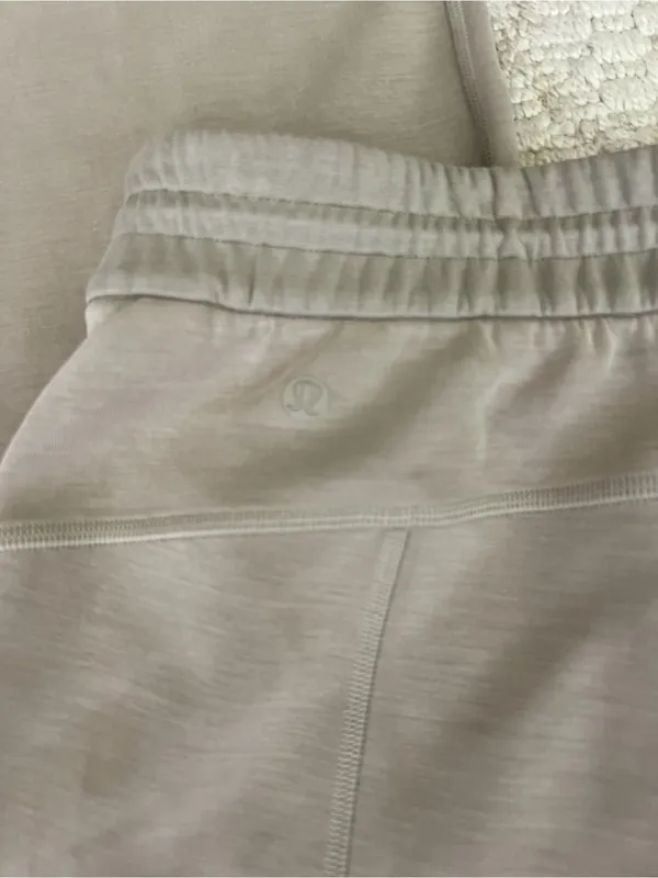Lululemon Softstreme Woman’s High Rise Jogger Pants Size 8 - Image 4