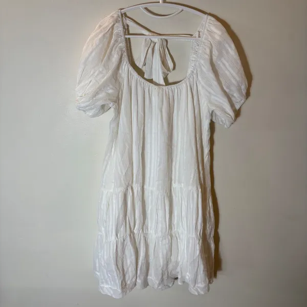 Davi & Dani White Kimmy Dress Puff Sleeve Tiered Back Tie NWT‎ Medium - Image 2