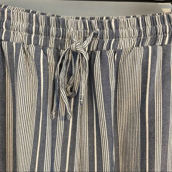 American Eagle Stripe Lounge/Beach Pants. Size Medium. EUC - Image 2